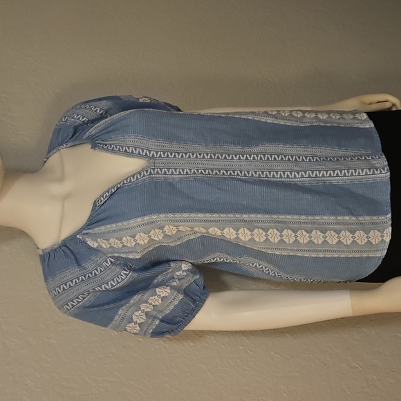 IVY JANE Blue Embroidered Split Neck Puff Sleeve Peasant Boho Top - Picture 2 of 9